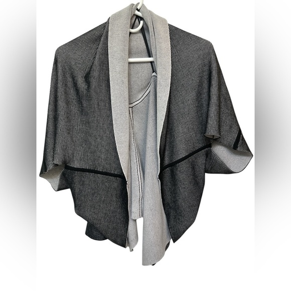 LULULEMON Exaltation Reversible Open Front Cardigan Gray black stripe - Picture 1 of 6